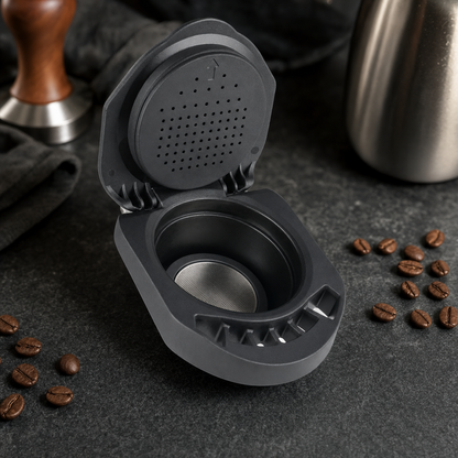 Detalhe do filtro e tampa do Adaptador de Cápsula Reutilizável Compatível com Dolce Gusto